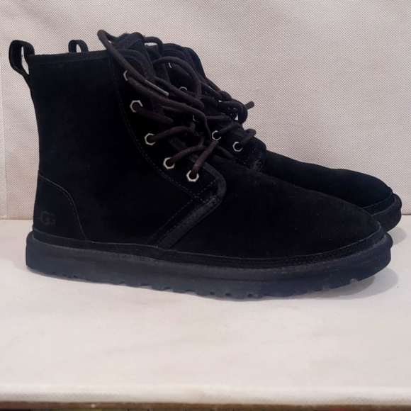 WOMEN'S UGG HARKLEY BLACK SUEDE LEATHER CHUKKA BOOTS (sz 10) - Picture 1 of 8